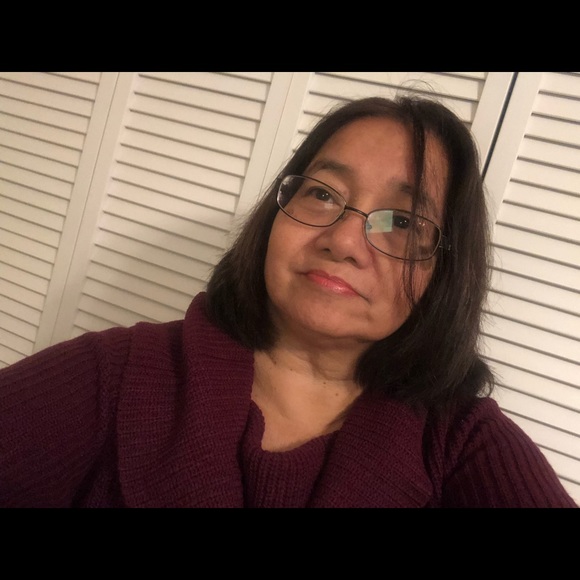 Meet your Posher, Dee - Picture 2 of 3